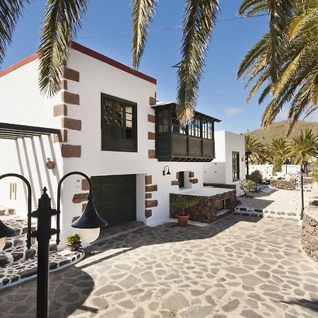 Villa Haria Lux By Escapehome Екстер'єр фото
